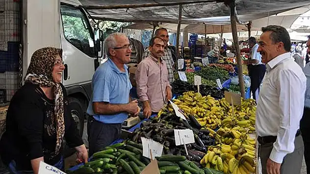 Başkan Tutal Pazar Esnafıyla Bir Araya Geldi