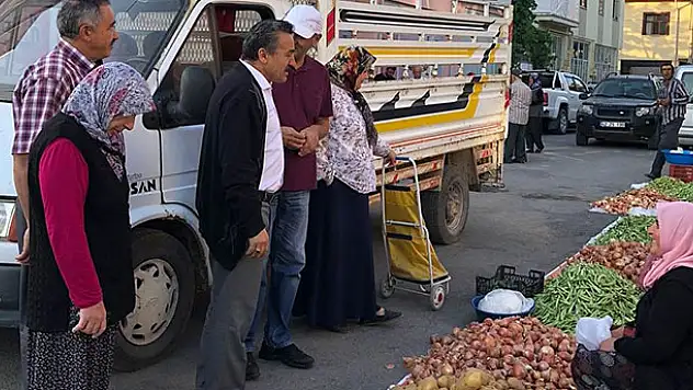 Başkan Tutal pazarcı esnafı ile buluştu 