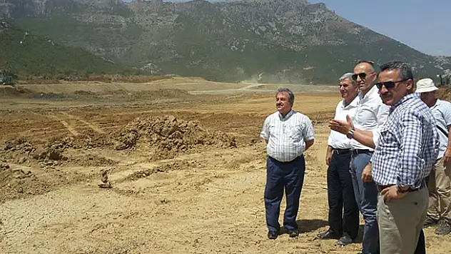 Başkan Tutal ve DSİ heyeti Kuğulu Göleti'nde incelemelerde bulundu