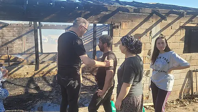 Başkan Ustaoğlu Konya'da evi yanan aileyi ziyaret etti