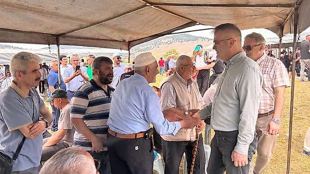 Başkan Ustaoğlu ve Arın vatandaşlarla buluştu