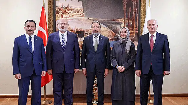 Başkan yardımcıları göreve başladı