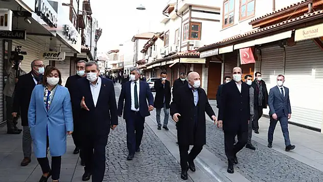 Başkanlar Konya'nın tarihi dokusuna ve şehirciliğine hayran kaldı