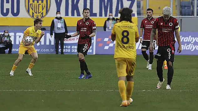 Başkent futbolu 'küme düştü'
