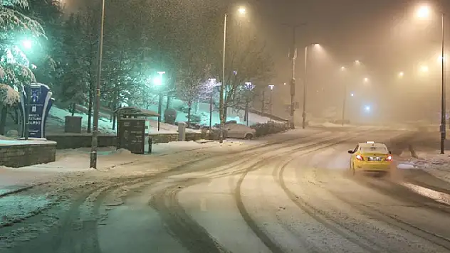 Başkent güne kar ile başladı
