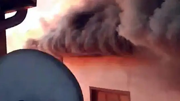 Başkent'te 4 eski Ankara evi yangında kullanılamaz hale geldi
