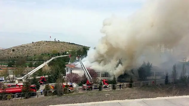 Başkent'te askeri bölgede yangın