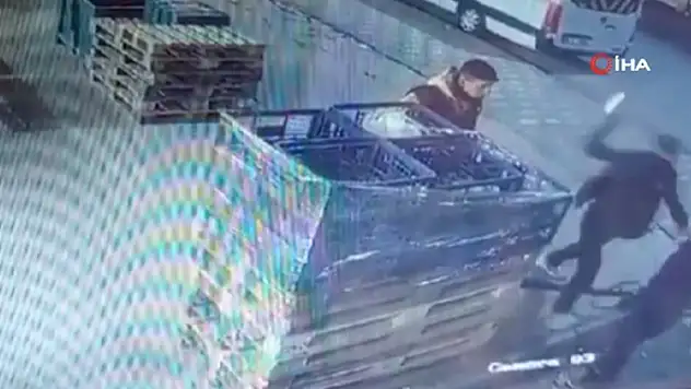 Başkent'te market çalışanına satırlı saldırı
