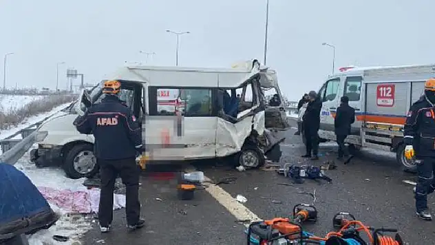 Başkentte feci kaza: 2'si çocuk 3 ölü
