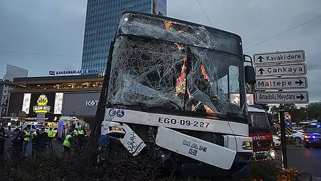 Başkentte iki otobüs kaza yaptı: 17 yaralı