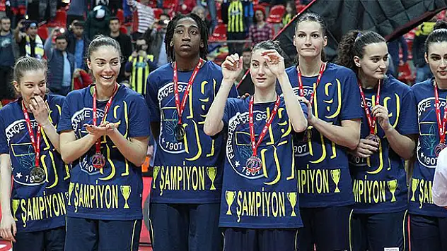 Basketbolda kupa Fenerbahçe'nin
