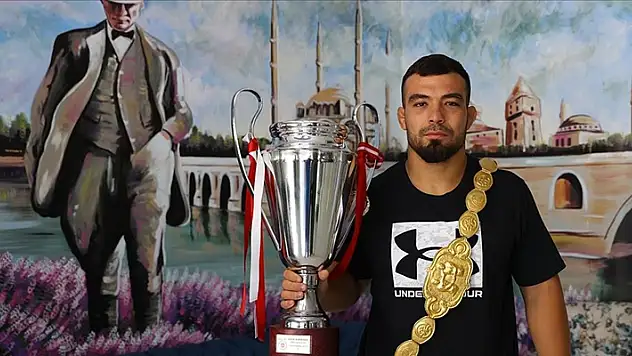 Başpehlivan Zeybek, altın kemerin ebedi sahibi olmak istiyor
