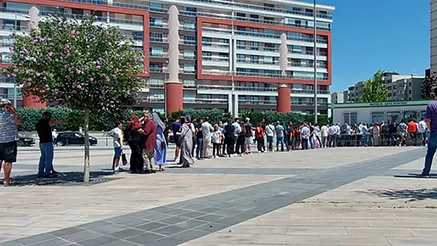 BATE maçı için kuyruk oluştu! Gişe sayısının arttırılması istendi
