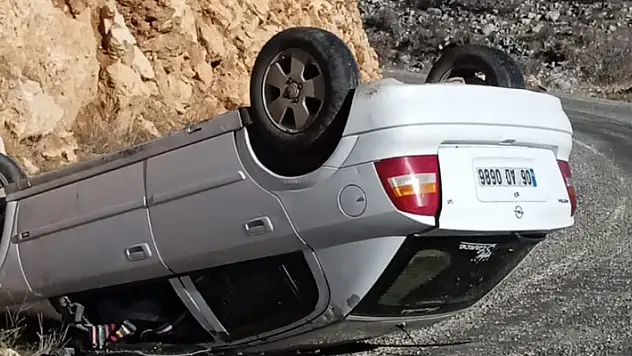 Batman'da otomobil takla attı: 1'i bebek 5 yaralı

