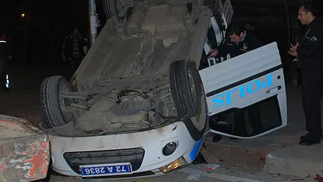 Batman'da polis aracı devrildi: 3 yaralı