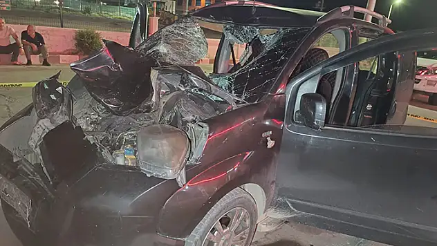 Batman'da düğünden çıkan aileye hafif ticari araç çarptı: 4 ölü, 2 yaralı
