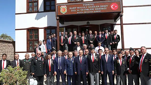 Bayrağımız gazilerimiz sayesinde gururla dalgalanıyor