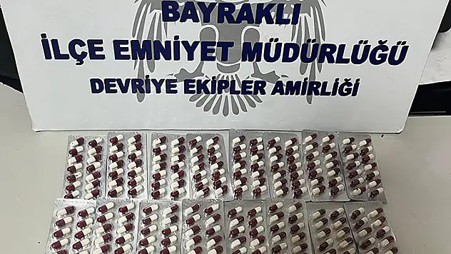 Bayraklı'da yapılan denetimlerde 238 adet sentetik ecza hap ele geçirildi, 10 kişi yakalandı
