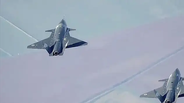 Bayraktar KIZILELMA 'kol uçuşu' ile yeni bir ilke imza attı