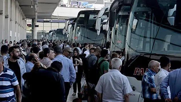 Bayram döneminde otobüs biletleri tükendi, ek sefer bilet satışları başladı