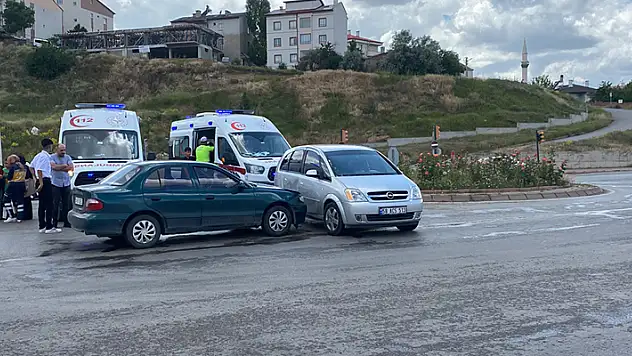 Bayram gezmesinde trafik kazası: 3'ü çocuk 5 yaralı
