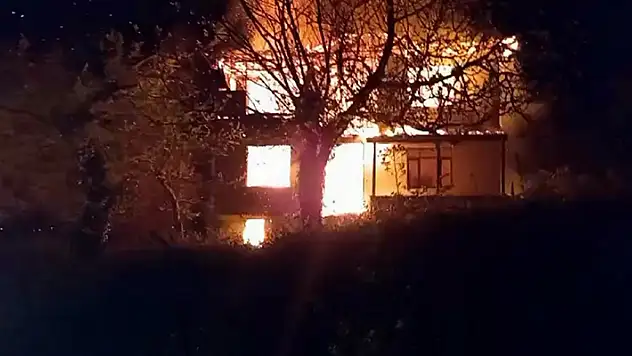 Bayram günü ısınmak isterken evinden oldu
