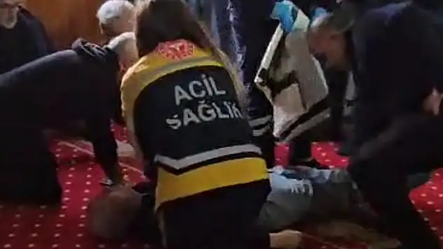 Bayram namazı için gittiği camide kalp krizi geçirip öldü

