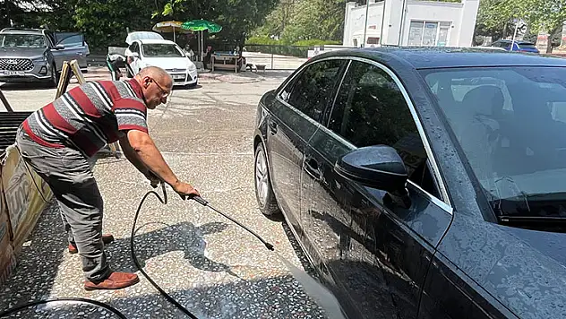 Bayram öncesi oto yıkamalarda yoğunluk