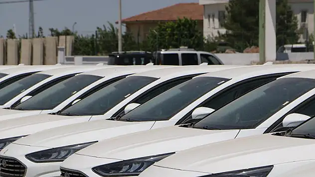 Bayram tatilinde araç kiralayanlar dikkat: Dolandırıcılar piyasada
