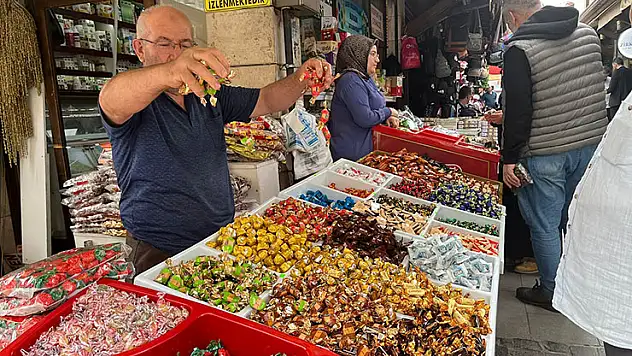 Bayramı öncesi şekerlere ve çikolatalara büyük ilgi