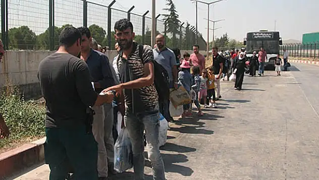 Bayramı ülkelerinde geçiren Suriyelilerin dönüşü başladı
