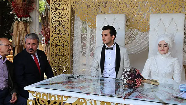 BBP Genel Başkanı Destici Konya'da nikah şahidi oldu