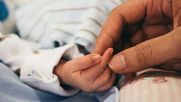 Bebeklerin kimlikleri pilot illerde evlere gönderilmeye başlandı