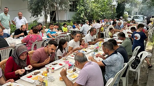Bedava yemek için 'Mevlüt Bulma' grubu kurdular