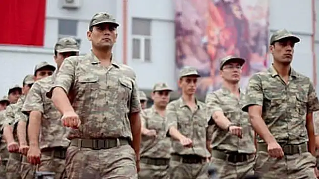 Bedelli askerlikte yaş ve ücret belli oldu iddiası