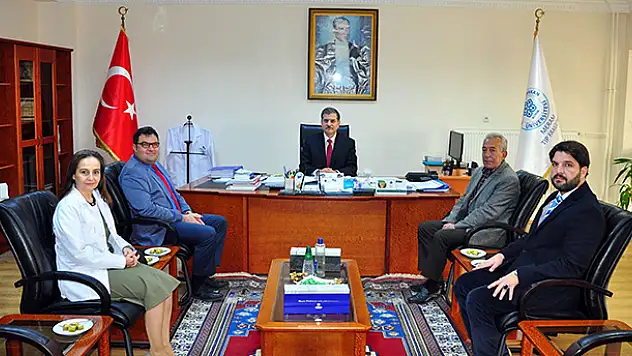 Bedenini, tıp eğitimi için bağışladı