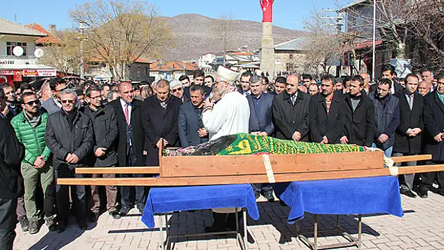 Belediye Başkanı Tutal'ın annesi toprağa verildi