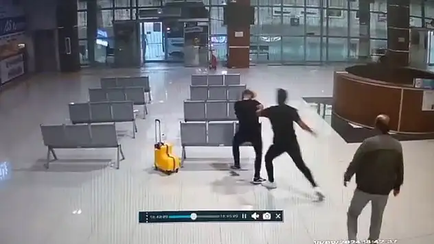 Belediye başkanı ve oğlundan husumetlilerine terminalde meydan dayağı
