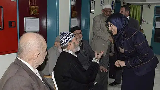 Belediye başkanının başörtülü olduğuna inanamadılar