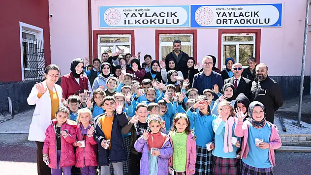 Belediye okulları gül bahçesi yaptı