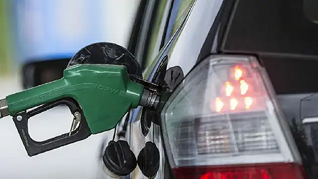 Benzin, motorin ve LPG'ye çok büyük zam! Benzin 52 kuruş motorin 50 kuruş zamlanacak 