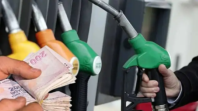 Benzin ve motorine 1 ila 1 buçuk TL civarında indirim geliyor
