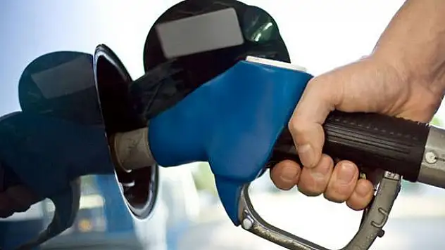 Benzin ve motorine büyük zam