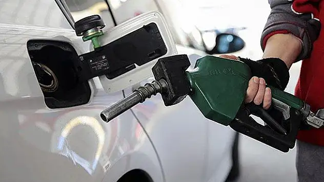 Benzin ve motorine büyük zam! İşte güncel akaryakıt fiyatları…