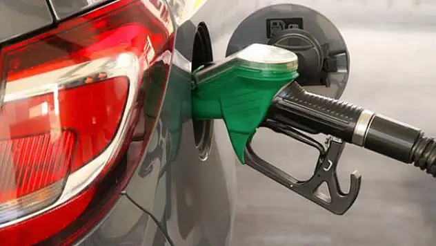 Benzin ve motorine büyük zam yolda