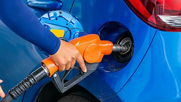 Benzin ve motorine ikinci indirim geliyor