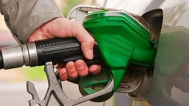 Benzin ve Motorine Zam Geldi