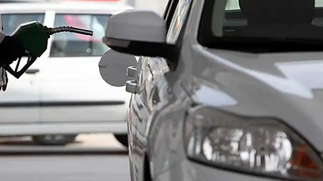 Benzin ve motorinin fiyatı arttı