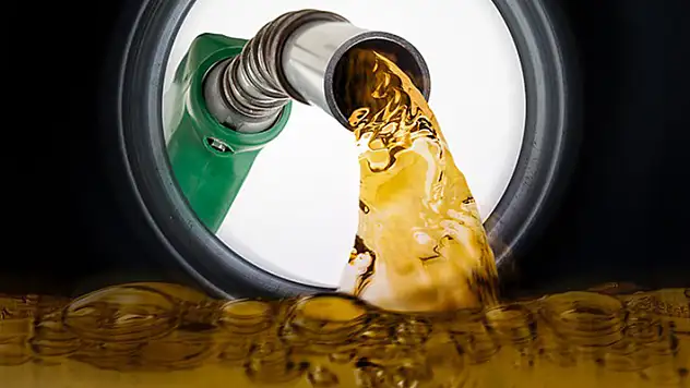 Benzine 1 lira 25 kuruş zam!