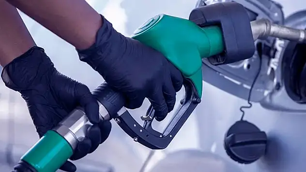 Benzine 1 lira 80 kuruş, motorine 80 kuruş zam geliyor
